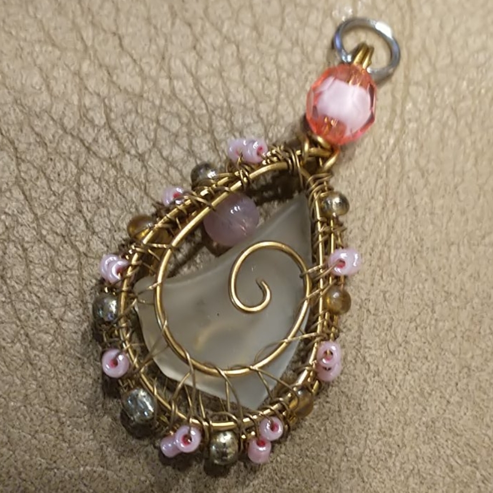 🇨🇦 Wire Wrapped Beach Glass Pendant